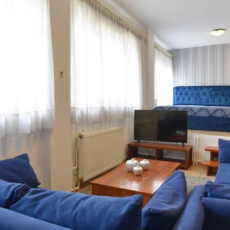 A Modern Bright Studio In The Center Of Кастория Экстерьер фото