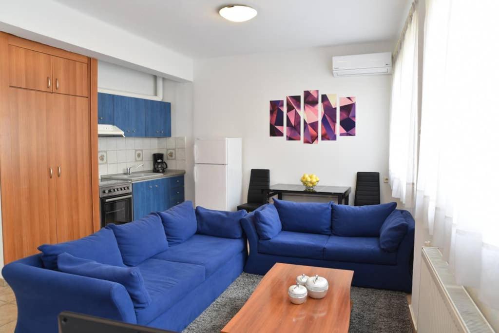 A Modern Bright Studio In The Center Of Кастория Экстерьер фото