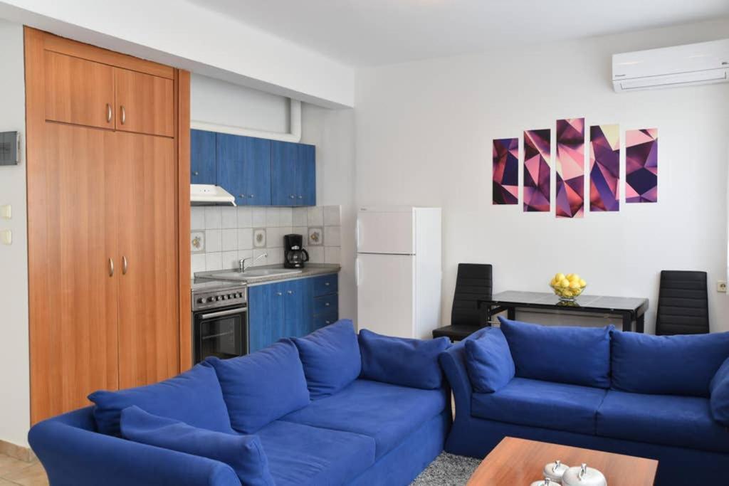 A Modern Bright Studio In The Center Of Кастория Экстерьер фото